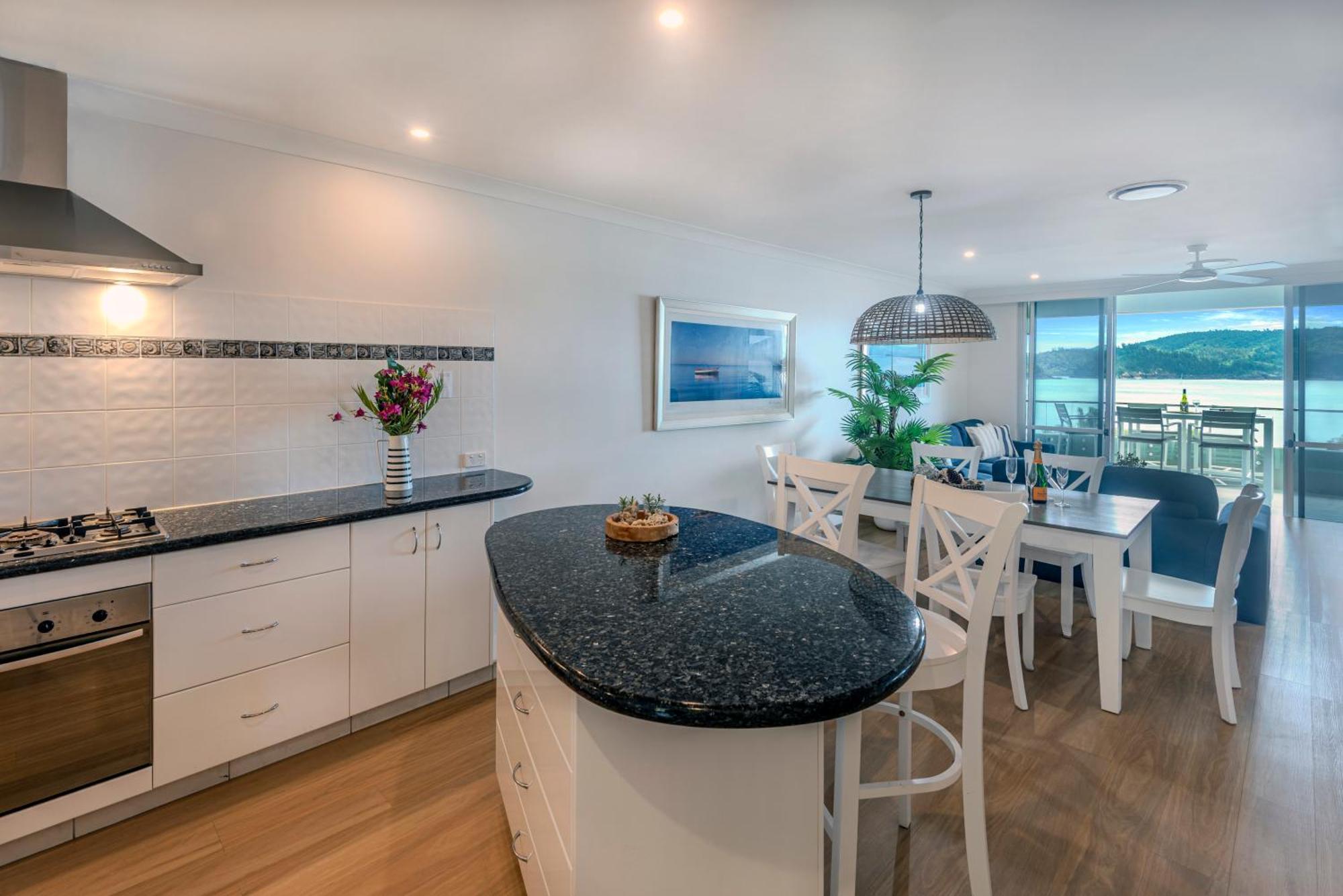 Lagoon Beachfront Lodge 202 On Hamilton Island By Hamorent ภายนอก รูปภาพ