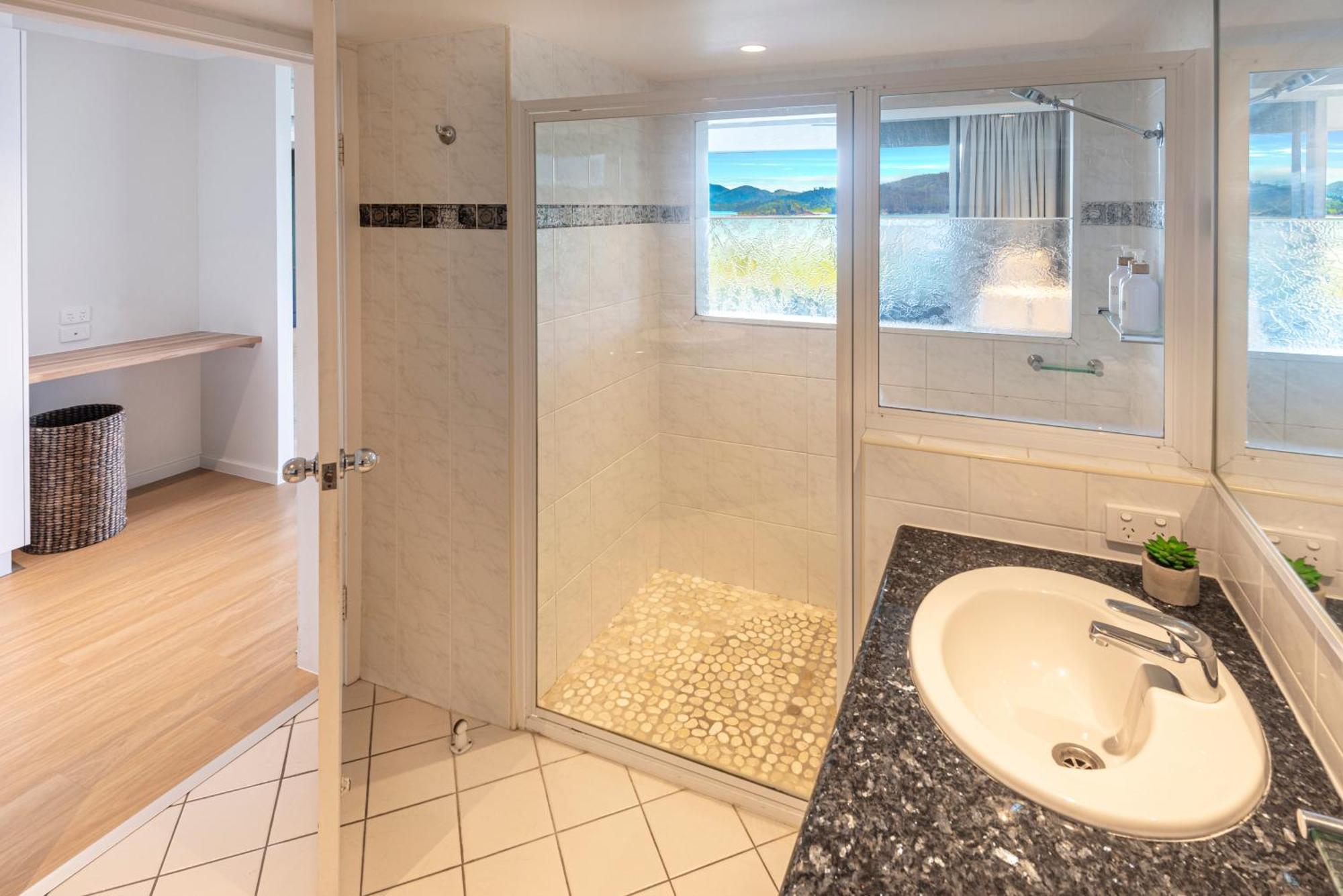 Lagoon Beachfront Lodge 202 On Hamilton Island By Hamorent ภายนอก รูปภาพ